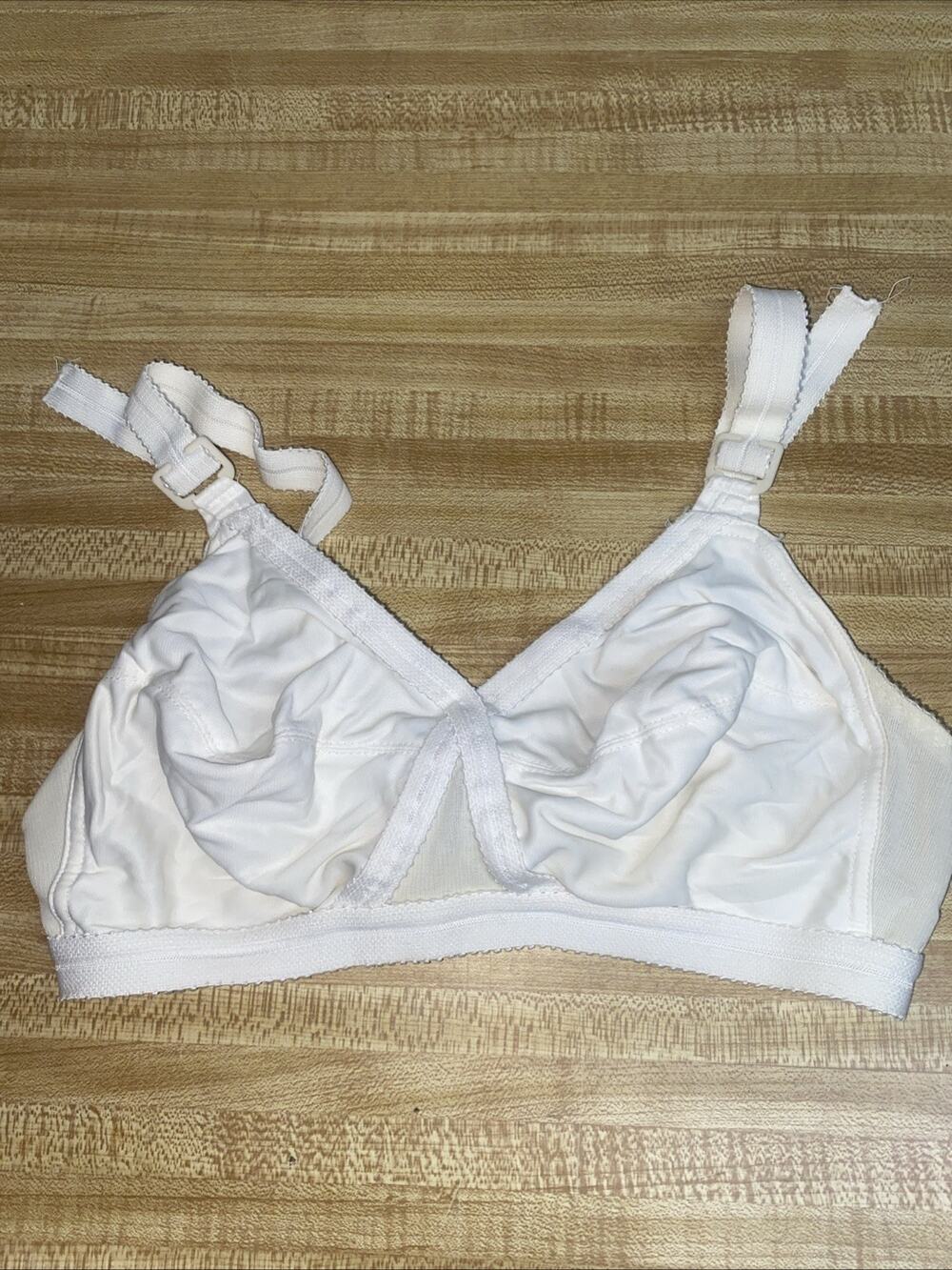 Vintage JC PENNEY Crossover Bra 1872 34C White USA Made Soft Cup Wireless